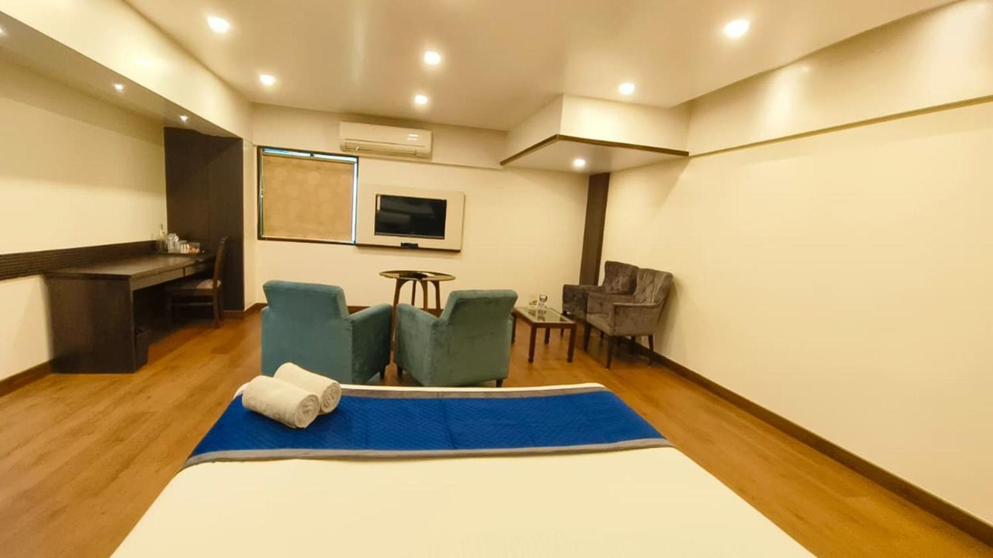 Hotel Le Grande - Mumbai International Airport — Photos 1